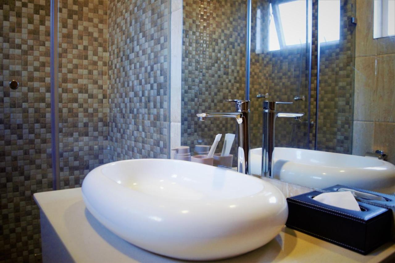 الشقق الفندقية أكرافي  The Pool Labone المظهر الخارجي الصورة