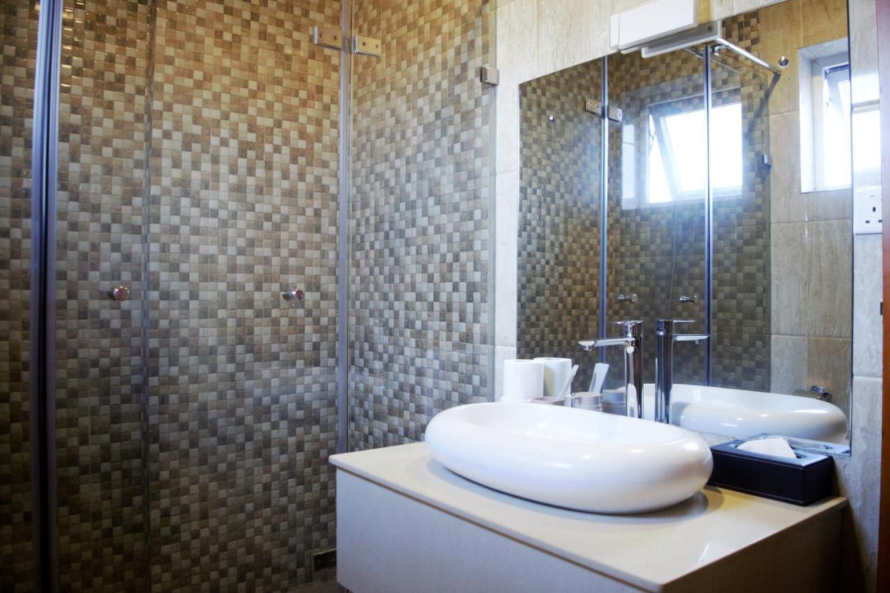 الشقق الفندقية أكرافي  The Pool Labone المظهر الخارجي الصورة